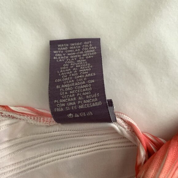 Laura Scott Red Pink Size Medium Top Scoop Neck Short Sleeve Floral Top NWT - Picture 7 of 7